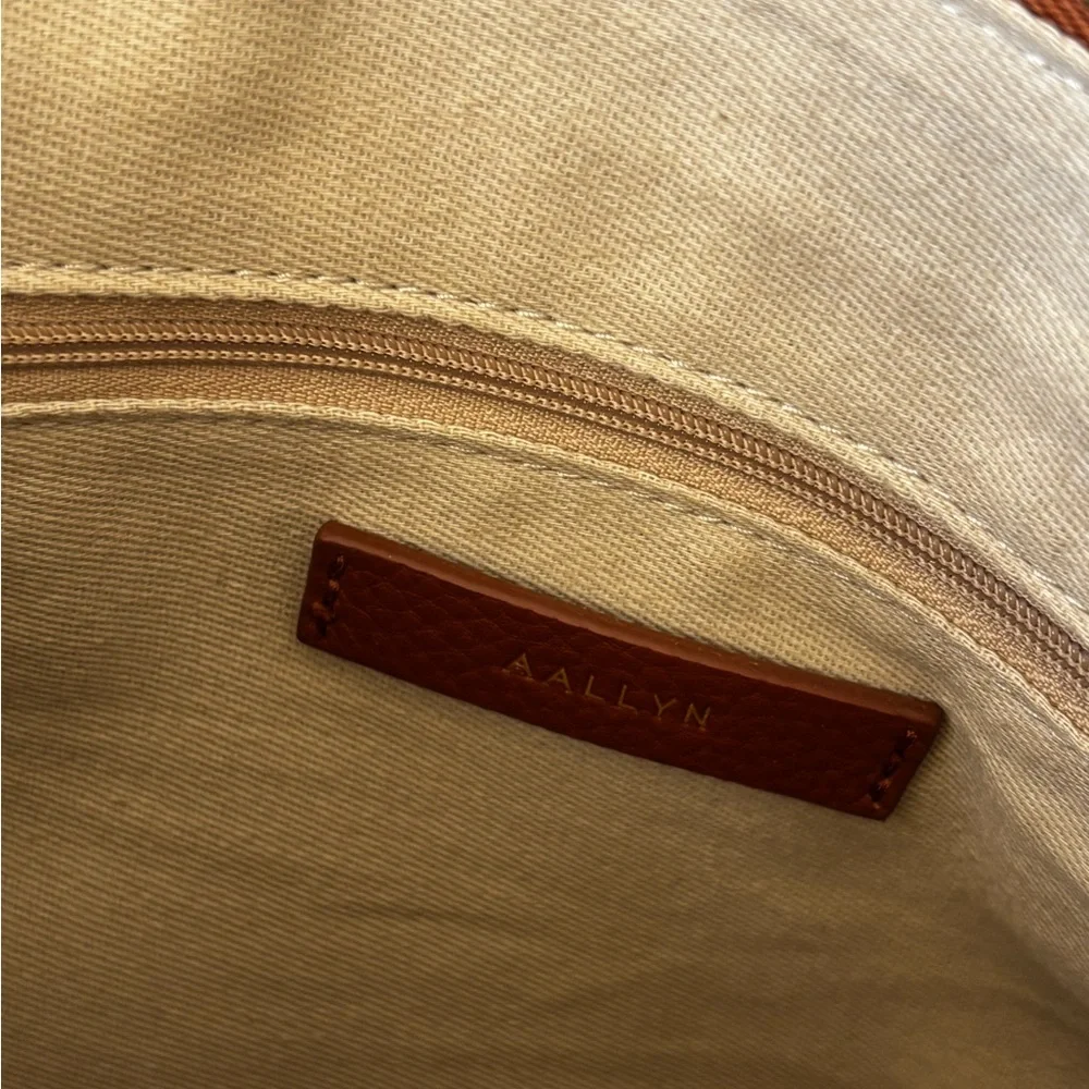 Aalynn Marley Hobo Brown Leather Shoulder Bag - Picture 3 of 3